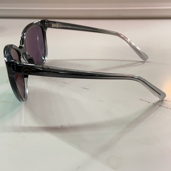 Sunglasses - Picture 3 of 11